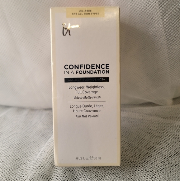 It Cosmetics Confidence in a Foundation Velvet Matte Finish 325 Tan Ginger - Picture 3 of 5
